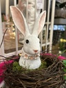 Hase mit Blumenkette