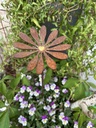 Gartenstecker Margerite "Daisy" mit Goldpunkt