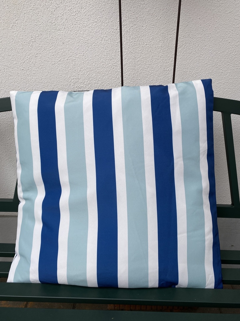 Outdoorkissen XL (blau-weiß gestreift)