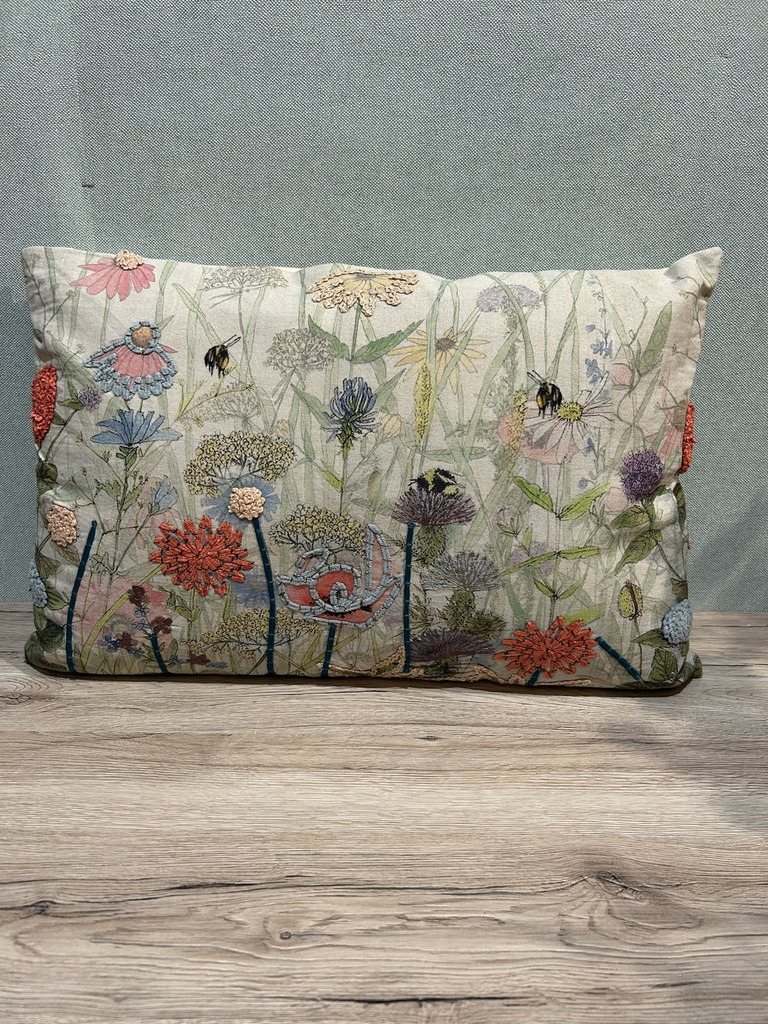 Kissen Blumenwiese mit Paspelierung und Füllung