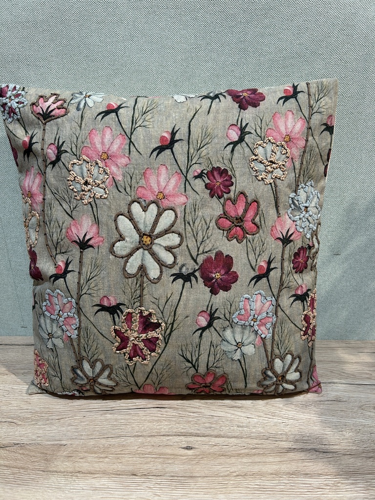 Kissen Blumenmuster lila mit Füllung