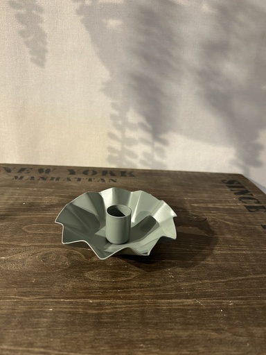 Kerzenhalter gewellt