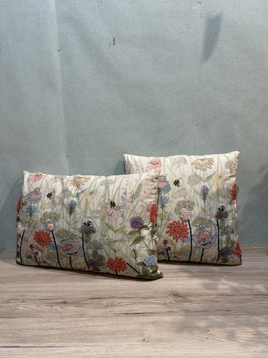 [P0002814] Kissen Blumenwiese mit Paspelierung und Füllung